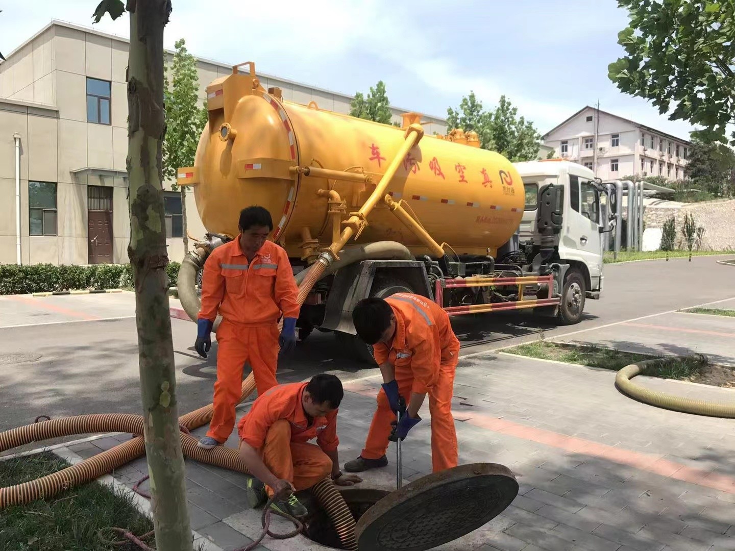 宁化化粪池清理与5-8吨吸粪车施工效率分析